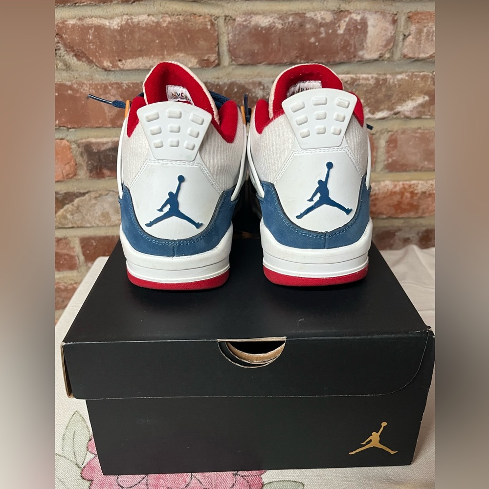 AIR JORDAN 4 RETRO (GS) size 7Y - Picture 2 of 11